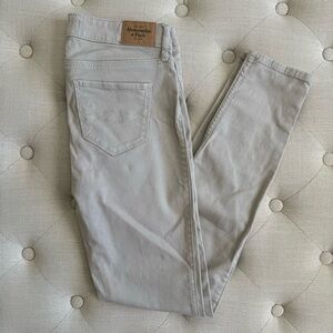 Abercrombie & Fitch Women’s tan skinny jeans size 00